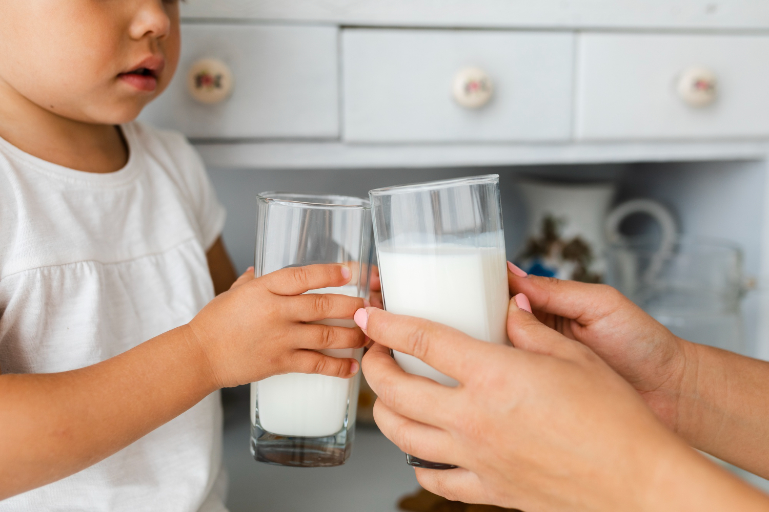 Susu Formula vs Susu UHT, Mana Efektif Meningkatkan Berat Badan Anak?